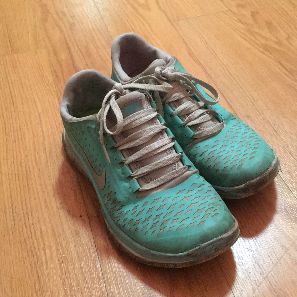 Nike mint green running sneakers